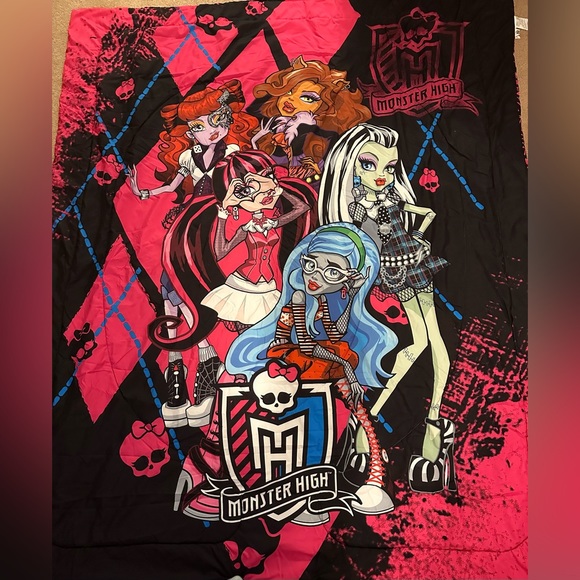 Girls Room Mattel Monster High Reversible Twin Full Comforter 72” X 86” - Picture 2 of 15